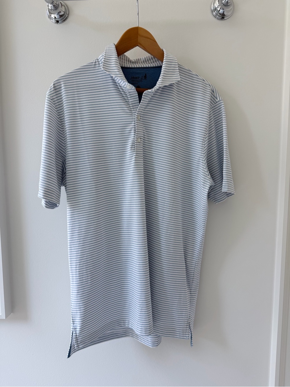 johnnie-O Light Blue and White Striped Performance Polo Medium